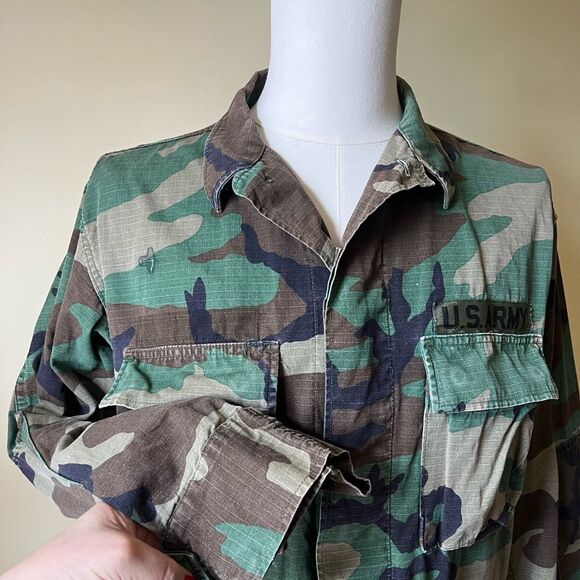 Vintage U.S. Army Woodland Camo BDU Jacket Medium Regular Ripstop Combat Coat - Picture 10 of 11